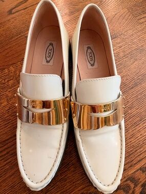 Tod’s White Patent leather loafers, Size 38